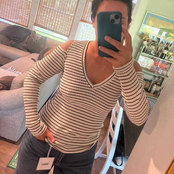 Monroe V-Neck Rib Cut Out Long Sleeve - Picture 8 of 8